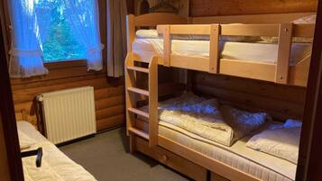 2 bedrooms, in-room safe