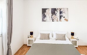 2 bedrooms, Internet, bed sheets