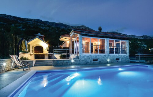 Superbe maison à Dubrava avec sauna