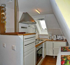 Fridge, oven