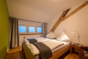 3 chambres, fer et planche à repasser, lit de bébé portatif, Wi-Fi