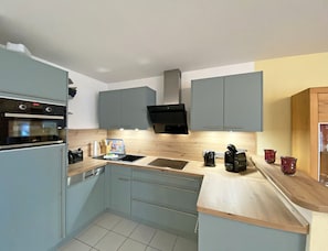 Køleskab, ovn, opvaskemaskine, fryser