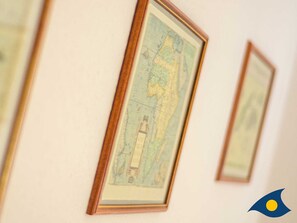 Unclassified image, 5 of 18, button