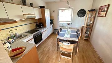 KylskÄp, mikrovÄgsugn, ugn och diskmaskin