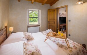 6 Schlafzimmer, Reisekinderbett, kostenloses WLAN, Bettwäsche