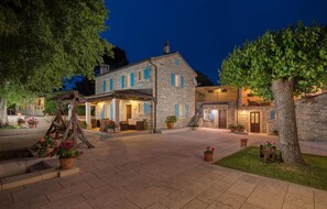 Exterior - Stunning home in Tinjan with sauna (Tinjan)