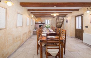 Dining - Stunning home in Tinjan with sauna (Tinjan)