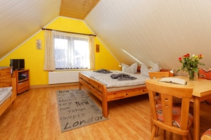 2 quartos, berço de viagem, Wi-Fi, roupa de cama