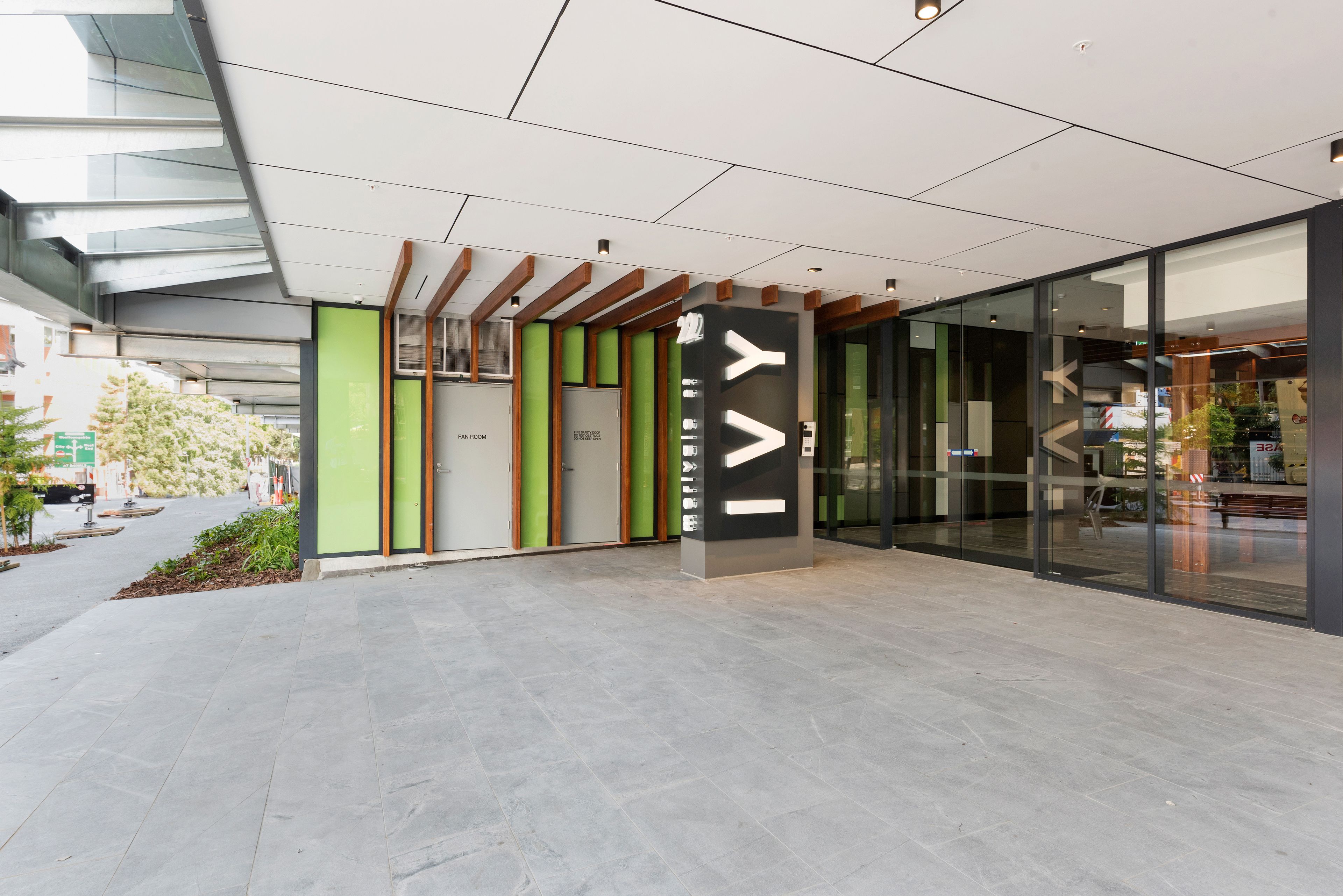 숙박 시설 입구