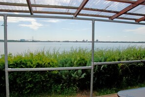 Unclassified image, 5 of 25, button