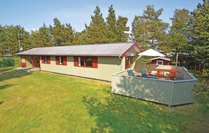 Exterior - 3 bedroom gorgeous home in Blåvand (Blåvand)