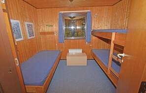 3 bedrooms, travel cot, free WiFi