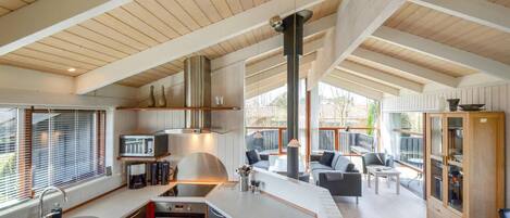 Réfrigérateur, surface de cuisson, lave-vaisselle, cafetiÚre-théiÚre