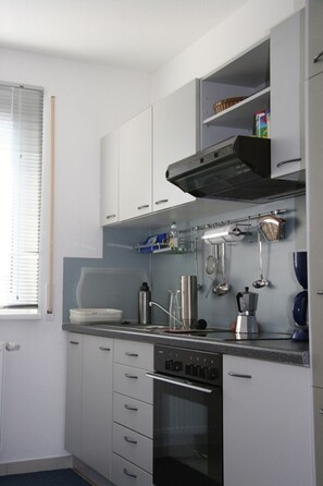 Fridge, oven