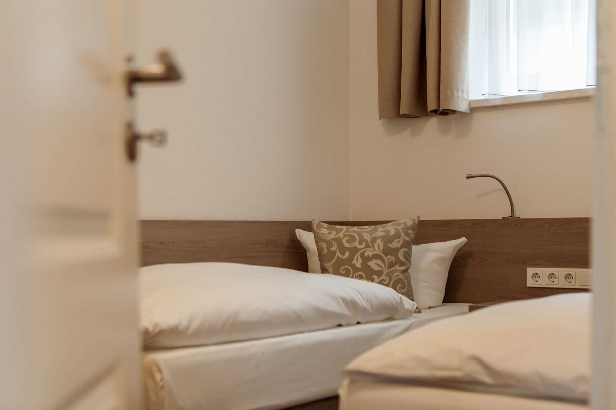 2 chambres, coffres-forts dans les chambres, Wi-Fi, draps fournis