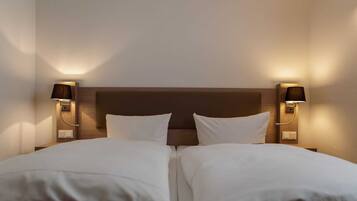 2 chambres, coffres-forts dans les chambres, Wi-Fi, draps fournis