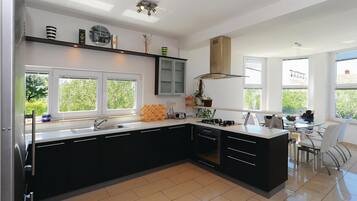 Kühlschrank, Herdplatte, Geschirrspüler