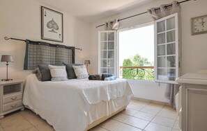 4 chambres, lit parapluie, Wi-Fi gratuit, draps fournis