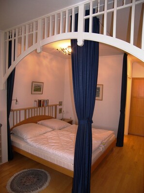 1 habitación, tabla de planchar con plancha, wifi y ropa de cama 