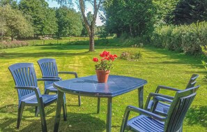 Outdoor dining - 1 bedroom stunning home in Röke (Röke)
