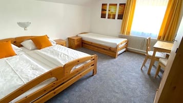 1 bedroom, WiFi, bed sheets