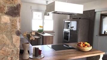 Kühlschrank, Mikrowelle, Ofen, Geschirrspüler