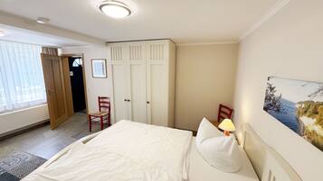 2 Schlafzimmer, Reisekinderbett, WLAN