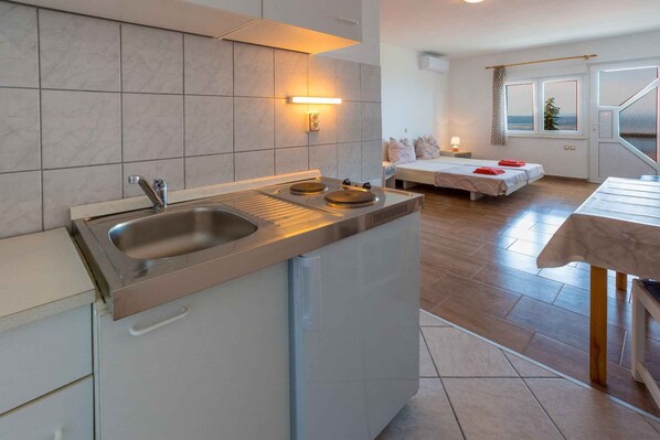 1 室のベッドルーム、WiFi