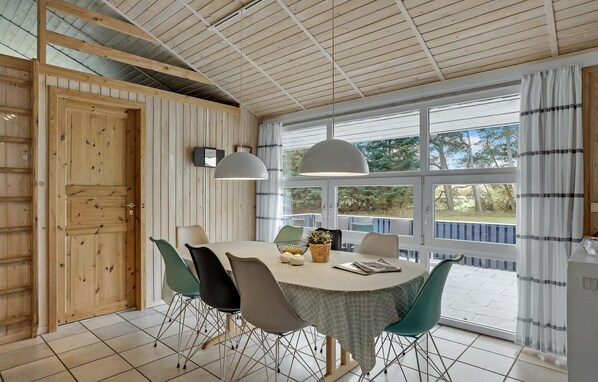 Dining - Nice home in Jerup with kitchen (Jerup)