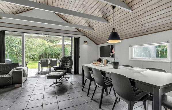 تناول الطعام