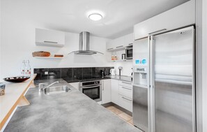 Fridge, stovetop, dishwasher, coffee/tea maker - Pet friendly home in Rømø with WiFi (Rømø)