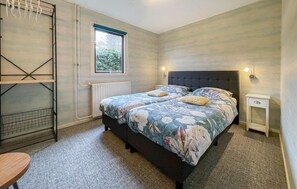 2 bedrooms, free WiFi - Nice home in Moddergat with WiFi (Moddergat)