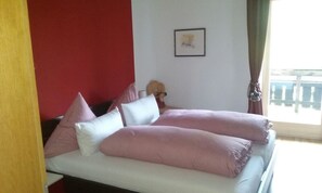 2 chambres, coffres-forts dans les chambres, fer et planche Ă repasser