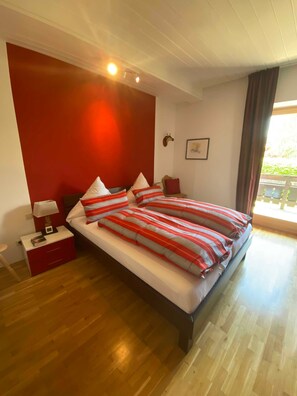 2 bedrooms, in-room safe, iron/ironing board, travel cot