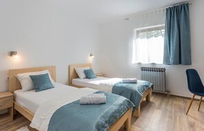 4 chambres, lit parapluie, Wi-Fi gratuit, draps fournis