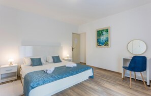 4 Schlafzimmer, Reisekinderbett, kostenloses WLAN, Bettwäsche