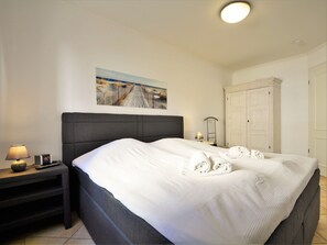 Unclassified image, 3 of 22, button