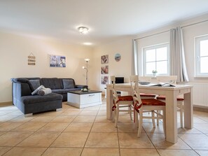 Unclassified image, 4 of 22, button