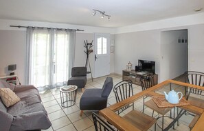 DVD player - 3 bedroom nice home in Saint-Thomé (Saint-Thomé)