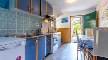 Kühlschrank, Herdplatte, Geschirrspüler