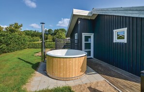 Outdoor spa tub - Amazing home in Sydals with WiFi (Sydals)