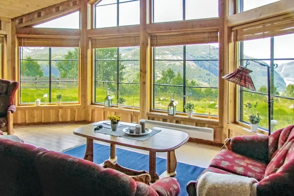 Tv, eldstad och dvd-spelare