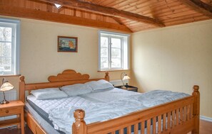 4 bedrooms, travel cot - 4 bedroom lovely home in Holmsjö (Holmsjö)