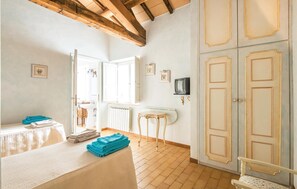 4 Schlafzimmer, Reisekinderbett, kostenloses WLAN