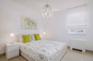 2 chambres, fer et planche à repasser, accès Internet