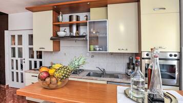 Kühlschrank, Herdplatte, Geschirrspüler