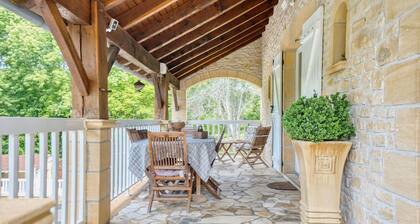 3 bedroom gorgeous home in Le Lardin