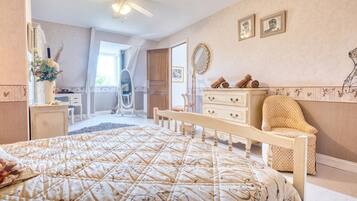 3 slaapkamers, reisbedje, gratis wifi, beddengoed