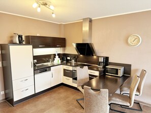 Fridge, microwave, oven, dishwasher