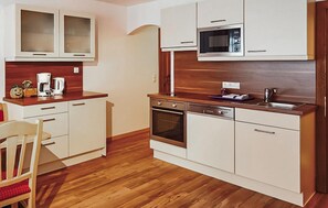 Kühlschrank, Herdplatte, Geschirrspüler